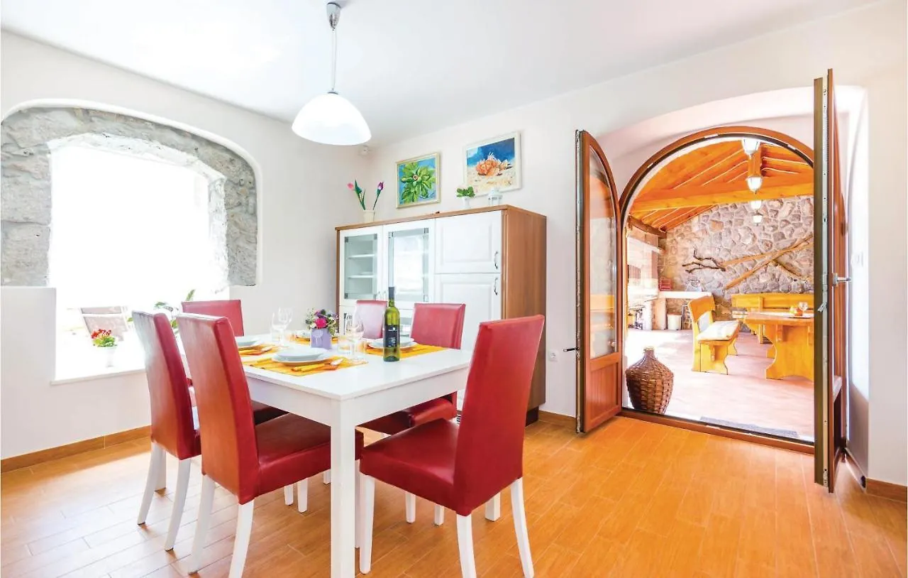 3 Bedroom Lovely Home In Bregi 오파티아