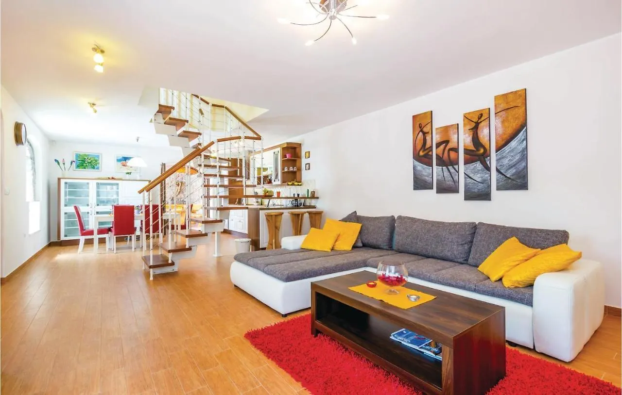 펜션 3 Bedroom Lovely Home In Bregi 오파티아